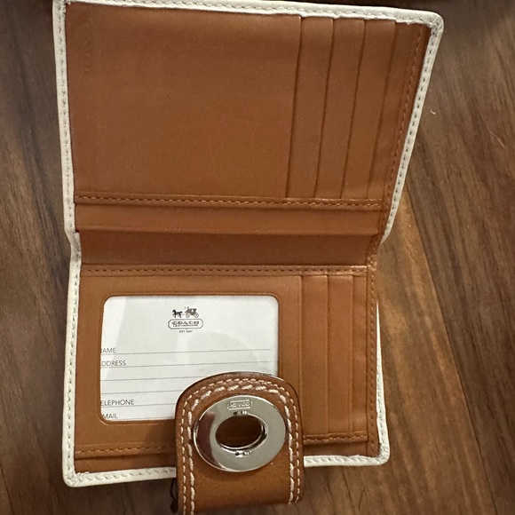 Coach hand bag with wallet - Picture 3 of 5